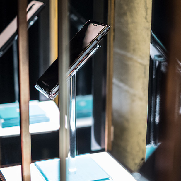 Solarin cellphones on display shelves – Sirin Labs – point one percent