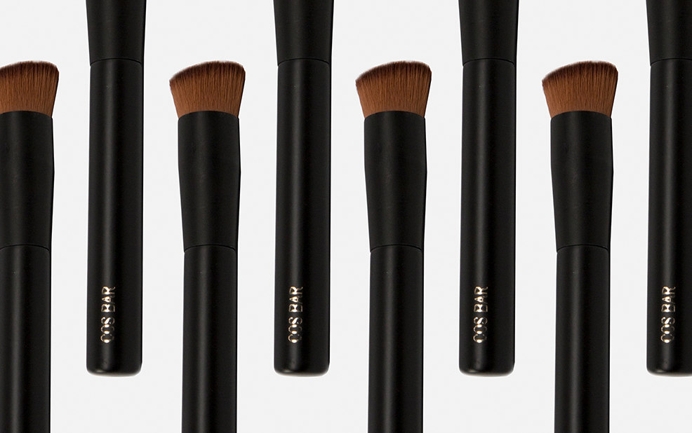 branded makeup brush – Cos Bar – Point One Percent